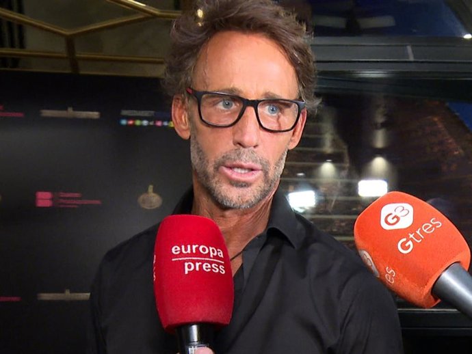 ÁLVARO MUÑOZ ESCASSI