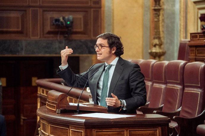 Archivo - El diputado de VOX José María Figaredo interviene durante sesión plenaria extraordinaria, en el Congreso de los Diputados, a 22 de enero de 2025, en Madrid (España). El Congreso celebra el primer pleno del año, de manera extraordinaria, para apr