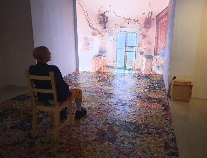 La Sala de Exposiciones Chema Cobo de la Facultad de Bellas Artes de la Universidad de Málaga acoge la muestra 'Una casa en Mismiliana, prácticas de descubrimiento'.