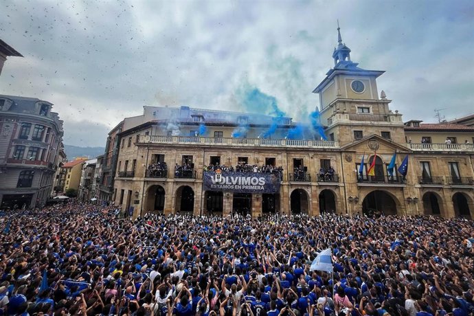 Celebración por el ascenso del Real Oviedo a Primera División