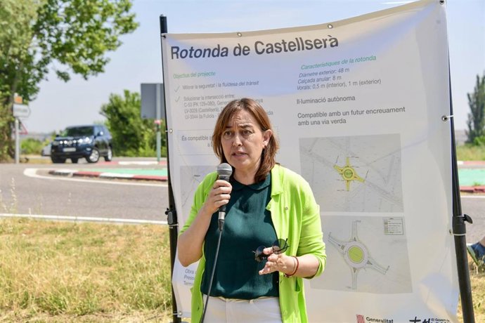 La consellera de Territorio, Vivienda y Transición Ecológica, Sílvia Paneque, en su visita este domingo al municipio de Castellserà (Lleida)