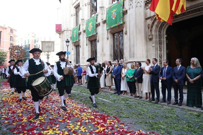 El Consell de Mallorca vuelve a abrir las puertas y se engalana para la procesión del Corpus Christi