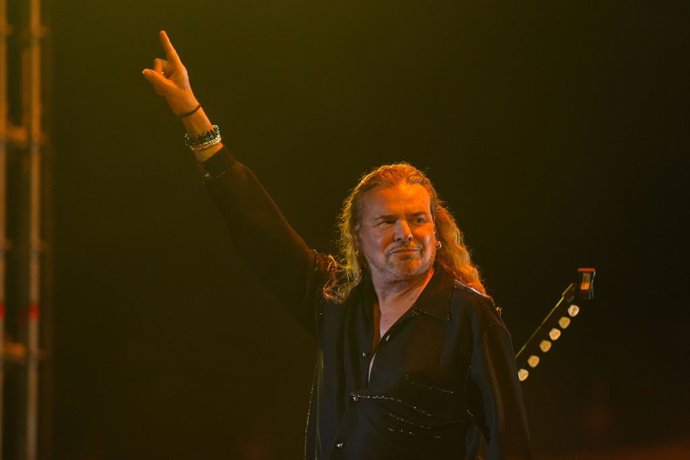 Imagens do show da banda mexicana Maná no Icónica Fest 2025.