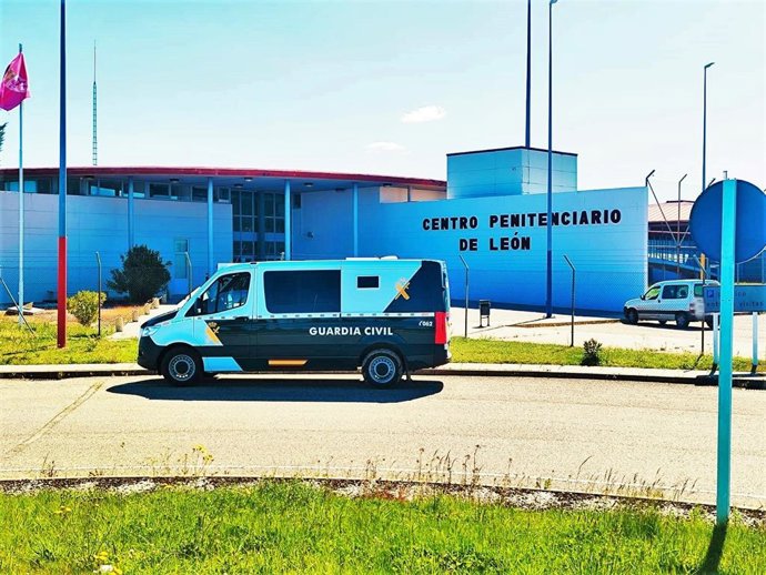 Imagen de la entrada al Centro Penitenciario de León, en Mansilla de las Mulas.