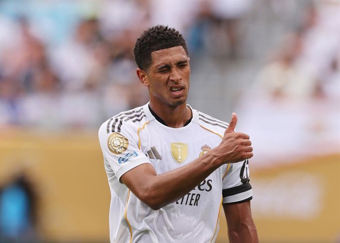 22 June 2025, US, Charlotte: Real Madrid's Jude Bellingham gives a wink and a thumbs up during the Real Madrid vs CF Pachuca FIFA Club World Cup match at Bank of America Stadium. Photo: David Klein/CSM via ZUMA Press Wire/dpa