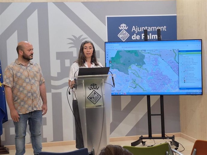 La portavoz de MÉS per Palma en el Ayuntamiento de Palma, Neus Truyol, comparece en una rueda de prensa.