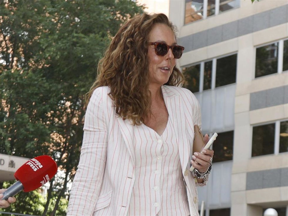 Rocío Carrasco sale de la Audiencia Provincial de Madrid tras el juicio de su hija Rocío Flores con la productora 'La Fábrica de la tele'