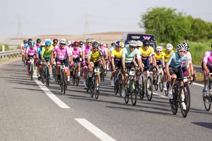 Cerca de cien ciclistas participaron en la 25 edición de la Marcha Cicloturista Villa de Parla.