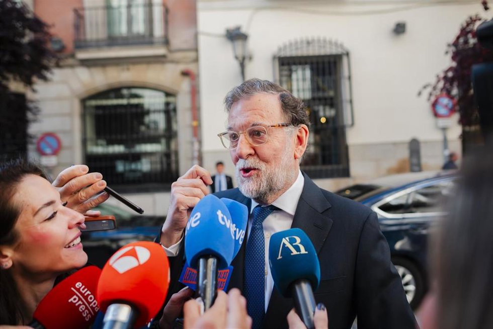Archivo - EL expresidente del Gobierno Mariano Rajoy ofrece declaraciones a los medios a su llegada al Foro Grupo Libertad y Democracia, en el Ateneo de Madrid, a 21 de mayo de 2025, en Madrid (España). 