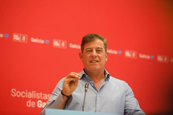 El secretario xeral del PSdeG, José Ramón Gómez Besteiro, en rueda de prensa.
