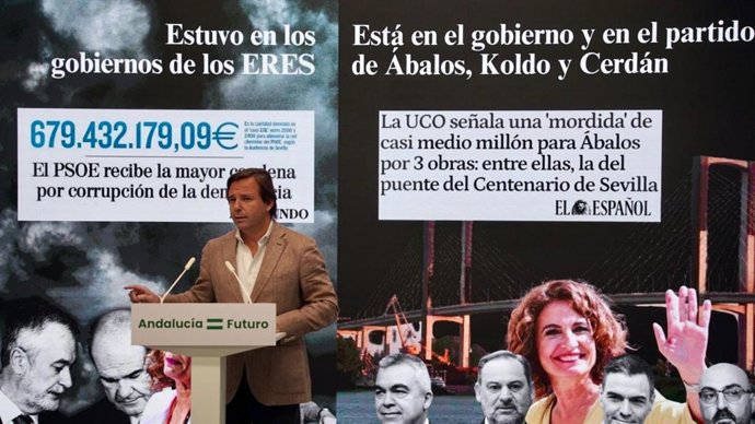 El secretario general del PP-A, Antonio Repullo, este lunes en rueda de prensa en la sede regional del partido en Sevilla