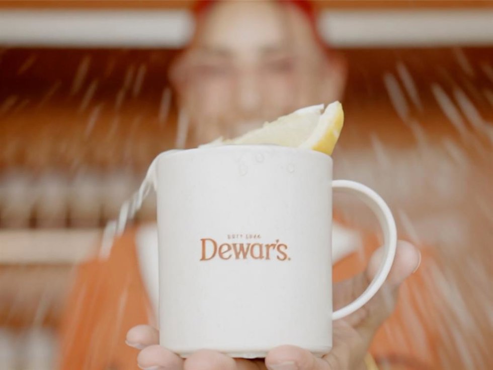 Dewar's lleva la alta coctelería, con cinco cócteles únicos, al Icónica Santalucía Sevilla Fest, con un espacio exclusivo en la Plaza de España de Sevilla