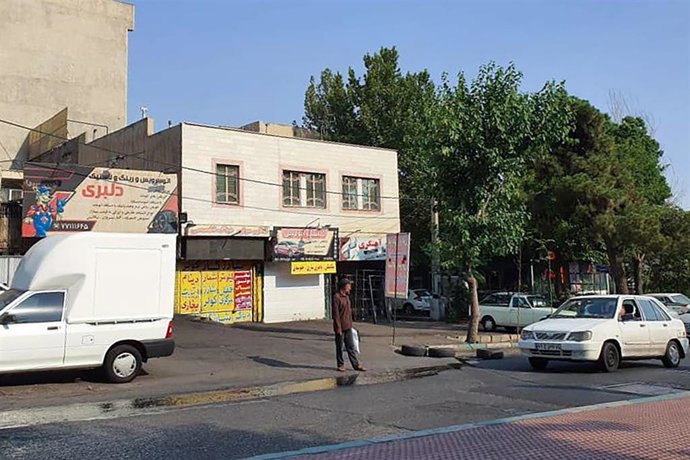 Vehículos en una calle de Teherán