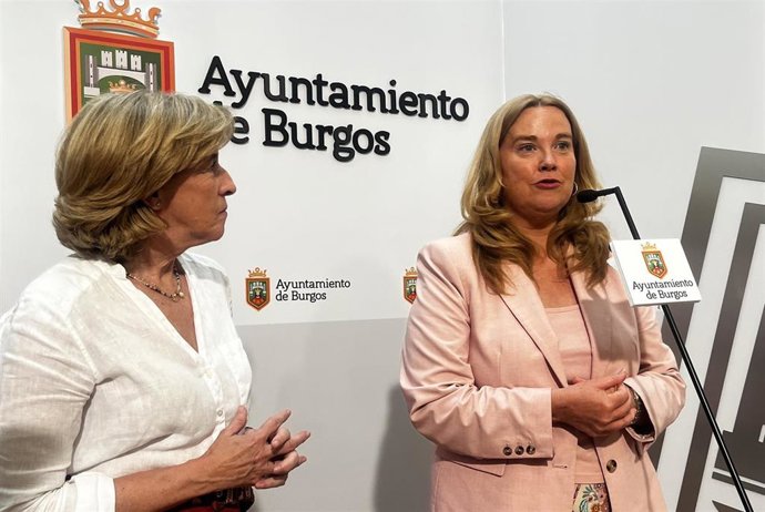 La presidenta de Patrimonio nacional, Ana de la Cueva, y la alcaldesa de Burgos, Cristina Ayala.