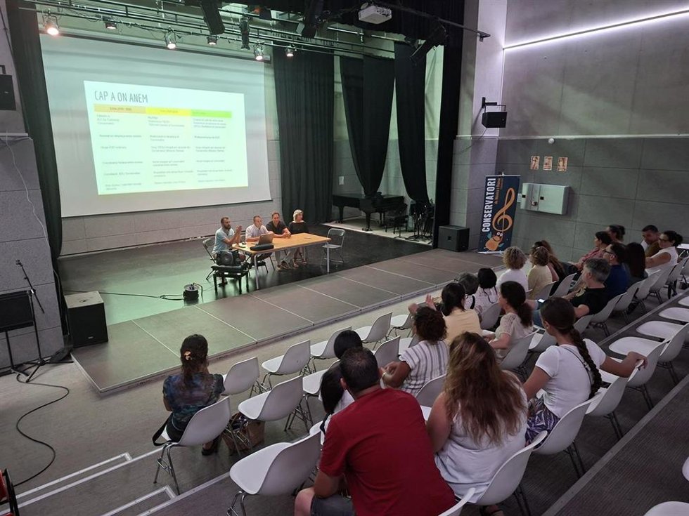 Educación impulsa la implantación progresiva en el Conservatorio pitiuso del Programa de Enseñanzas Integradas