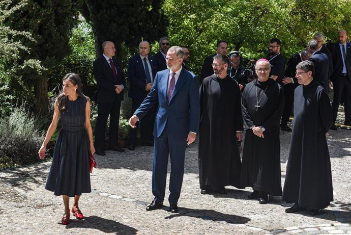 Los Reyes Felipe VI y Letizia en el Monasterio de Montserrat