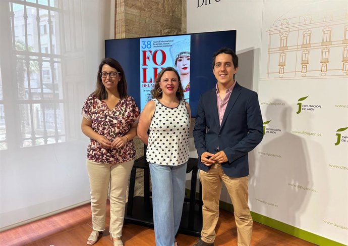 África Colomo (izq), Desiré Amaro (c) y Luis García (dcha)