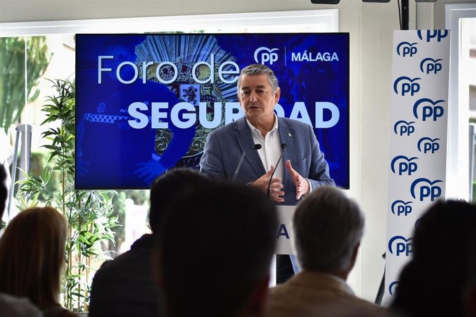 El coordinador de Presidencia, Interior, Diálogo Social y Simplificación Administrativa del PP andaluz, Antonio Sanz, en un foro de seguridad celebrado en Mijas