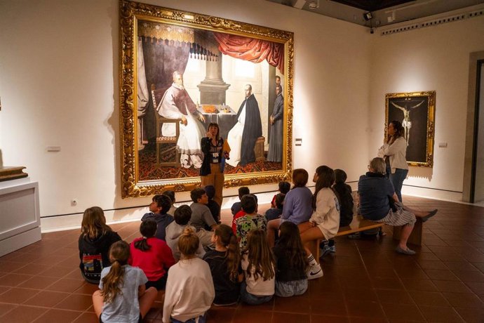 Archivo - Una de las actividades gratuitas para el alumnado de todos los niveles de la Programación Educativa del Consistorio.