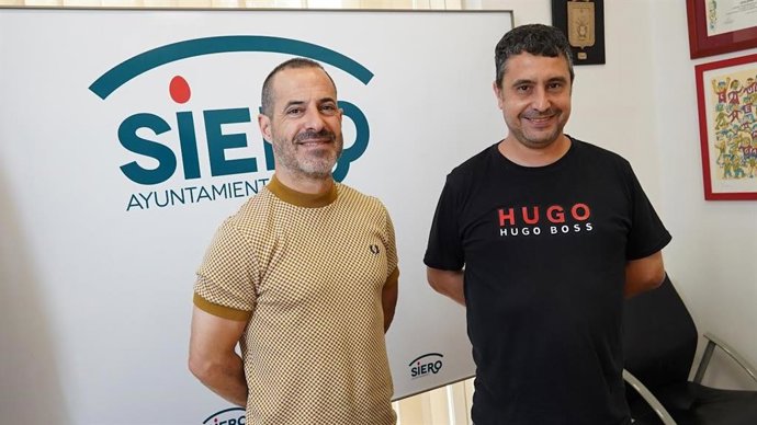 Ángel Siero, A La Izquierda