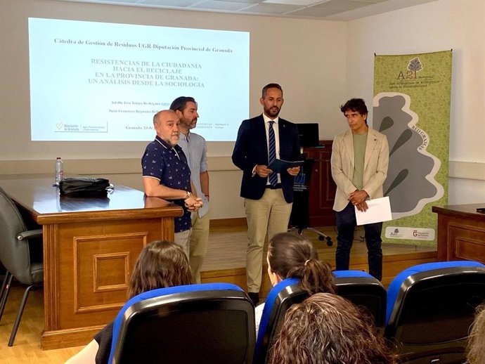 Presentación de un estudio sociológico para favorecer el reciclaje en la provincia de Granada