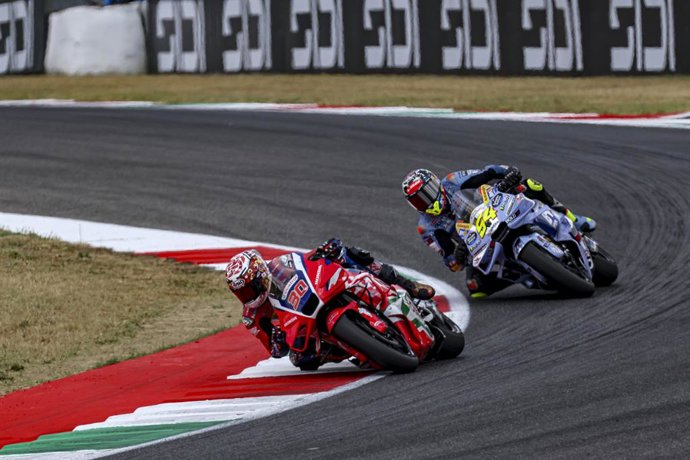 Momento de una carrera de MotoGP.