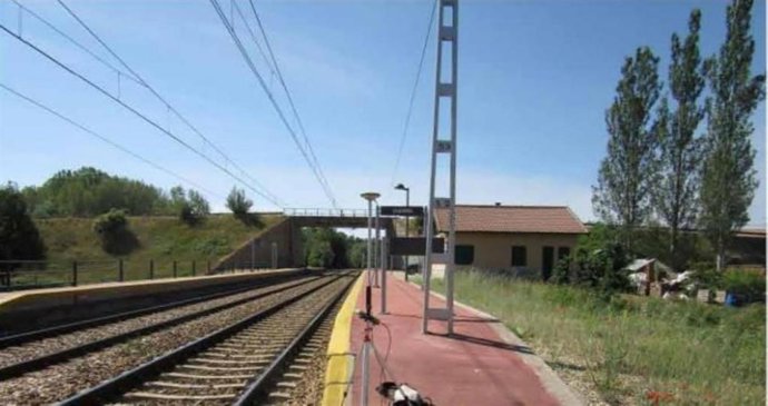 Tramo de la línea de ferrocarril convencional León-La Robla a la altura de Cuadros (León).