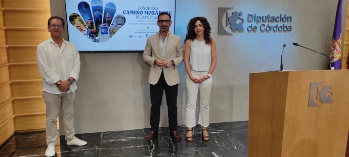 Romero (centro), entre Casa y González, en la presentación del IV Congreso del Camino Mozárabe de Santiago.