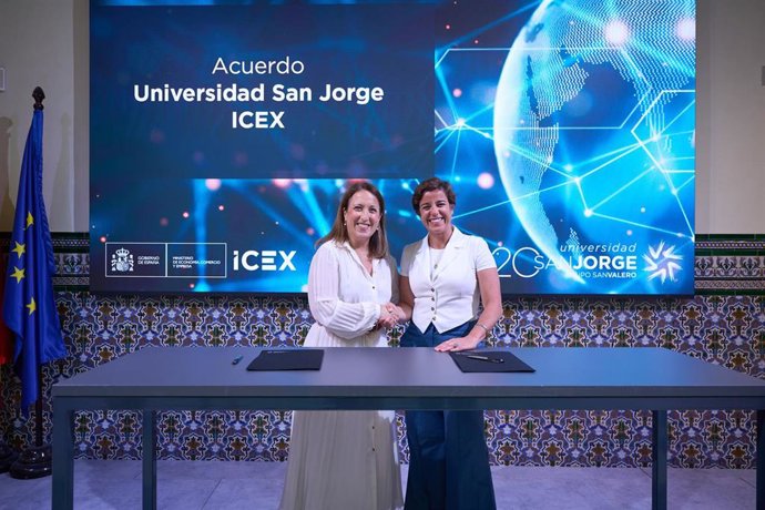 Firma del acuerdo entre la USJ e ICEX.
