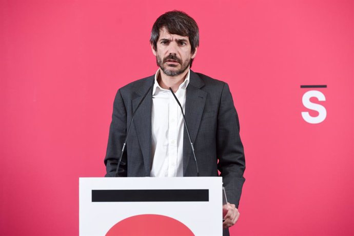 El ministre de Cultura, Ernest Urtasun, durant una roda de premsa de Sumar, en l'Espai Rastre, a 16 de juny de 2025, a Madrid (Espanya). 