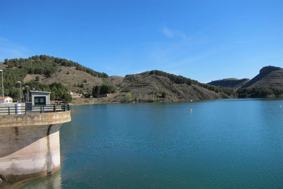 Archivo - Uno de los embalses de la Cuenca del Ebro
