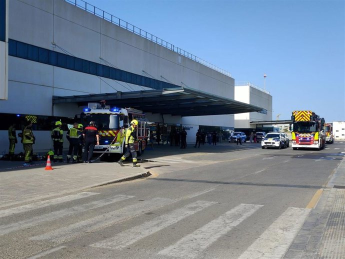 Bomberos en el Hospital La Fe de València