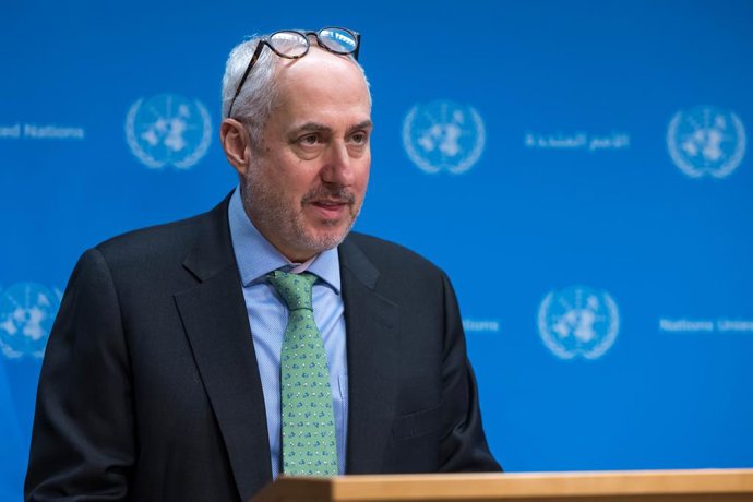 Archivo - March 10, 2025, New York, Ny, USA: Stéphane Dujarric Spokesperson for the United Nations Secretary-General meets journalists during a press conference on Monday, March 10, 2025.