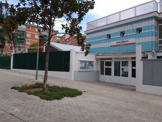 Entrada al Centro Guelbenzu.