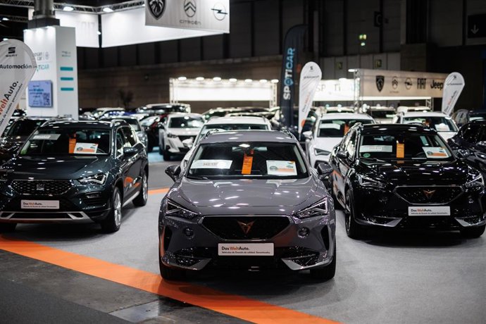 Archivo - Varios coches en el Salón del Vehículo de Ocasión 2023, en el Recinto Ferial de IFEMA MADRID, a 13 de junio de 2023, en Madrid (España). Más de 3.000 coches seminuevos estarán a la venta del 13 al 18 de junio en el Salón del Vehículo de Ocasión 