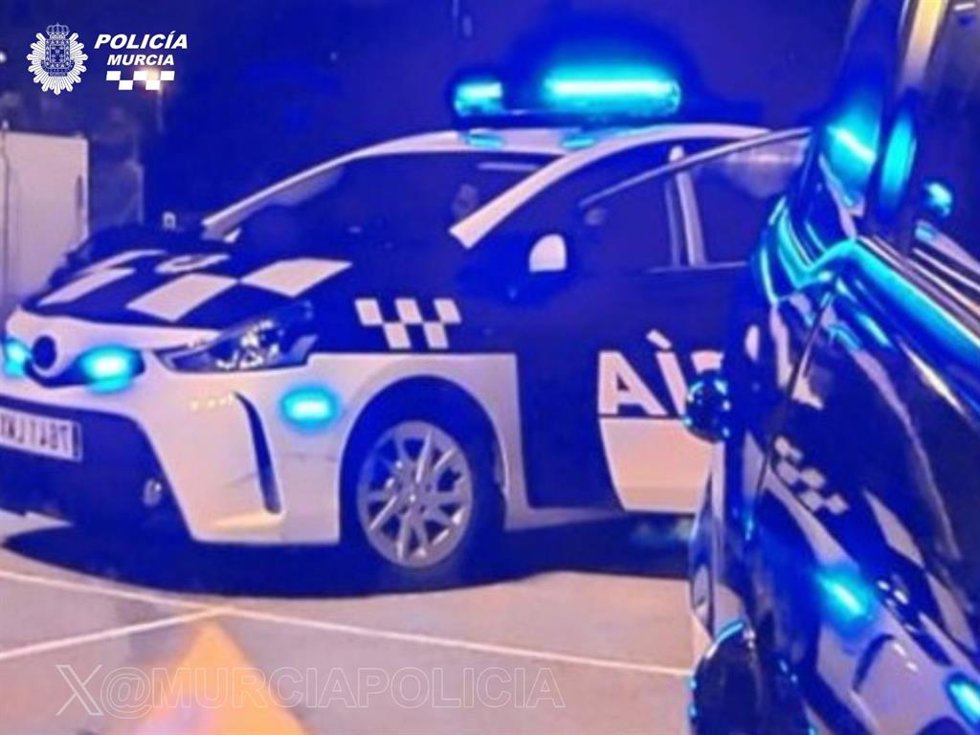 Imagen de un coche patrulla de la Policía Local de Murcia