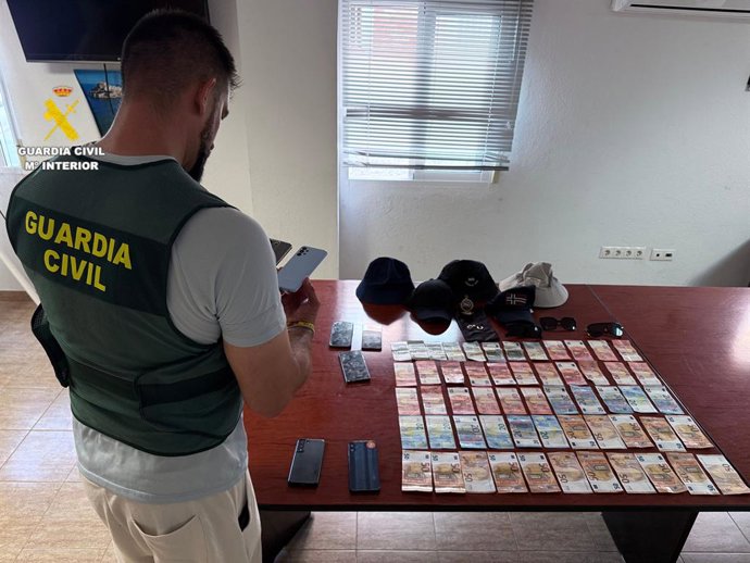 Detingudes quatre persones a Vinaròs per sostraure objectes i diners pel mètode de la 'sembra'