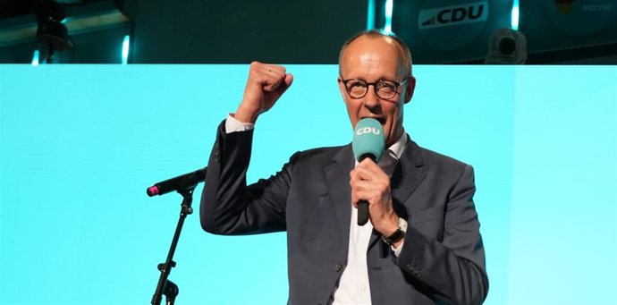 Archivo - 23 February 2025, Berlin: Friedrich Merz, Chairman and candidate for chancellor of the Christian Democratic Union (CDU), stands on stage during the election party in the Konrad Adenauer House during the German federal election for the 21st Bunde