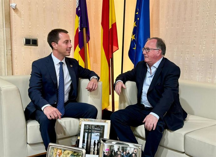 Galmés y Fiol, durante la reunión.