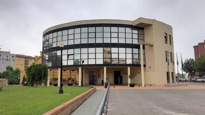 Archivo - Edificio del Ayuntamiento de La Línea de la Concepción.