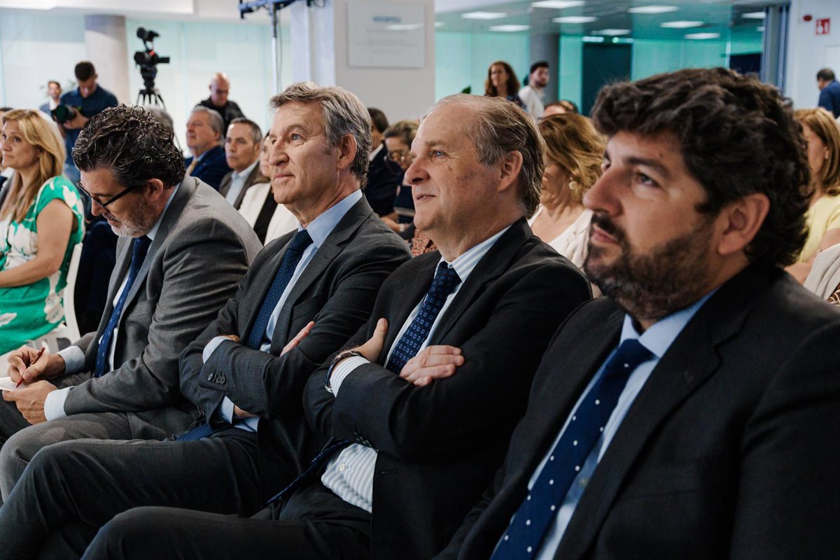 Feijóo ve  grave  que el juez pida al Supremo investigar a Bolaños pero pide conocer decisión judicial antes de actuar