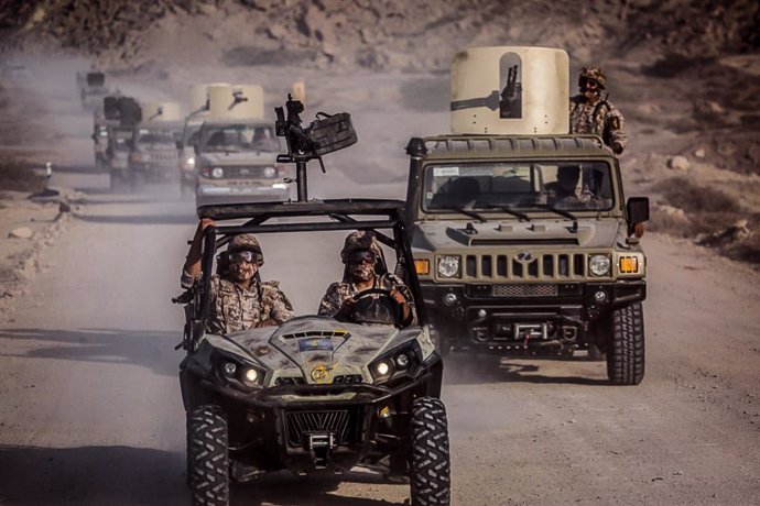 Archivo - Diversos vehicles durant unes maniobres de la Guàrdia Revolucionària de l'Iran