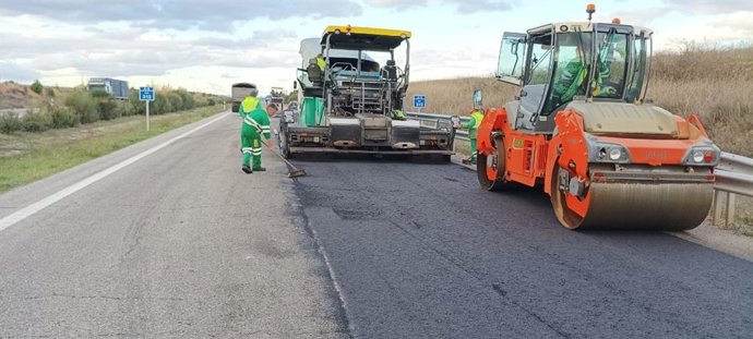 Transportes retoma las obras de rehabilitación de la autovía A-6 entre La Bañeza y Astorga, por 9,7 millones.