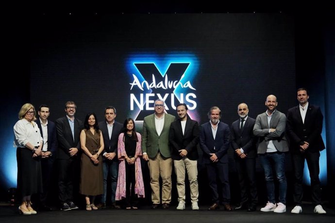 El consejero de Turismo, Arturo Bernal, ha presentado este martes el proyecto Andalucía Nexus, plataforma que integra el conjunto de la estrategia innovadora para la transformación digital, formativa y sostenible de la industria turística de la comunidad.