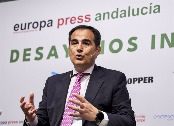 El consejero de Justicia, Administración Local y Función Pública de la Junta de Andalucía, José Antonio Nieto, durante un desayuno informativo titulado 'Fundaciones en Acción' en la Fundación Cajasol, a 16 de junio de 2025 en Sevilla (Andalucía, España). 