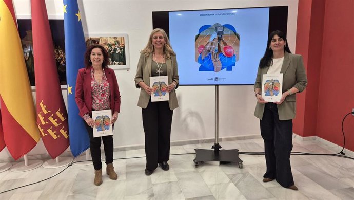 Bernabé, en el centro, presenta la convocatoria pública para la concesión de subvenciones, en régimen de concurrencia competitiva, destinadas a la creación y fomento del empleo y autoempleo en el municipio de Murcia para el año 2025