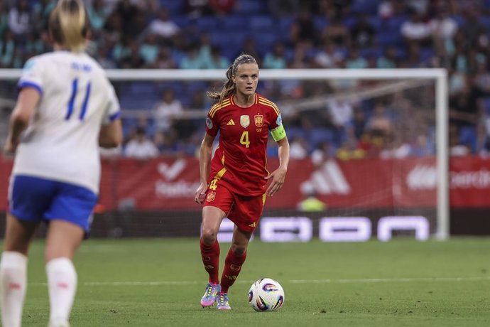 Irene Paredes of Spain in action during the UEFA Womens Nations League 2024/25 Grp A3 MD 6, match between Spain and England at RCDE Stadium on June 03, 2025 in Cornella, Barcelona, Spain.