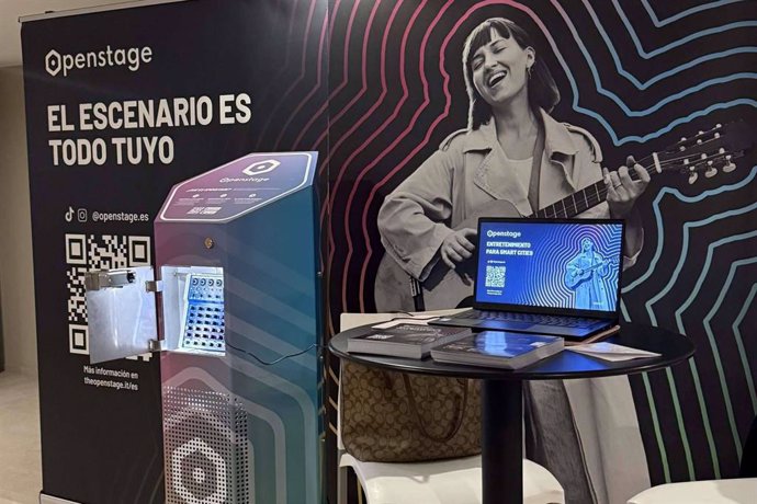 Openstage es una plataforma cultural y tecnológica que transforma el espacio público en escenarios urbanos conectados.
