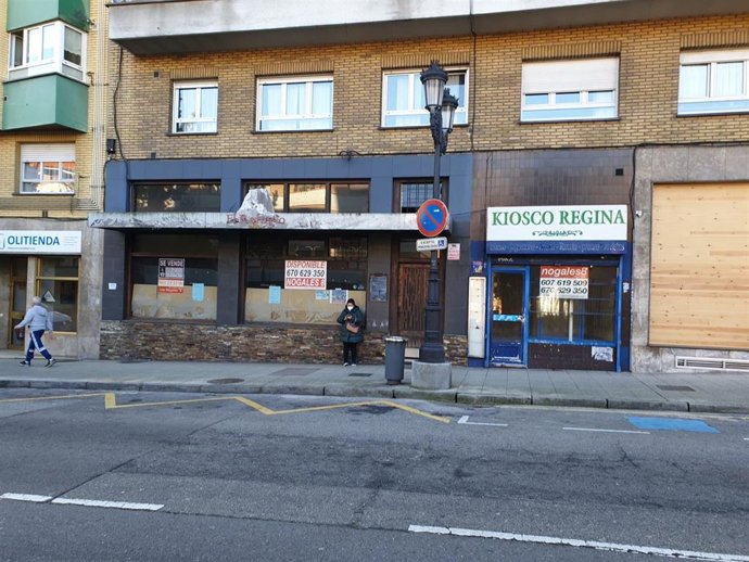 Archivo - Locales cerrados en Oviedo, crisis económica, locales vacíos