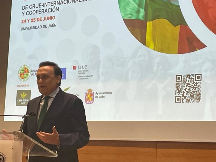 Gómez Villamandos durante su intervención en las XXIII Jornadas CRUE-Internacionalización y Cooperación